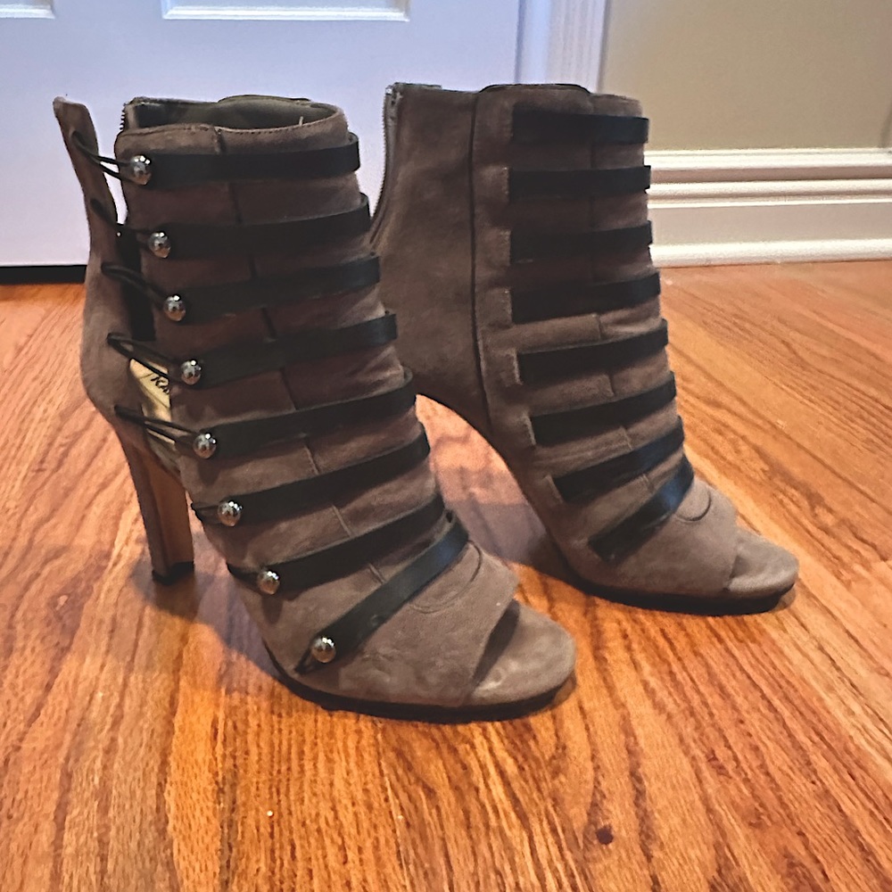 Karl Lagerfeld Strappy heel